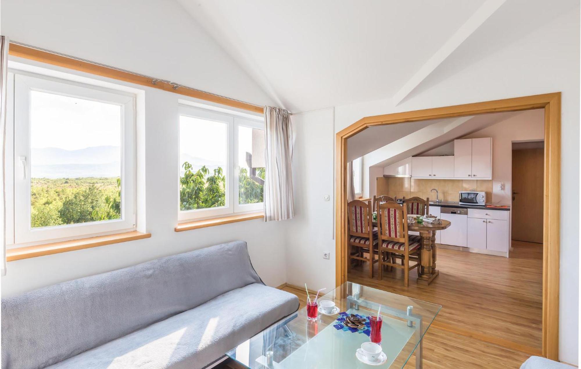 Lovely Apartment In Ugljane With Kitchen Exterior foto