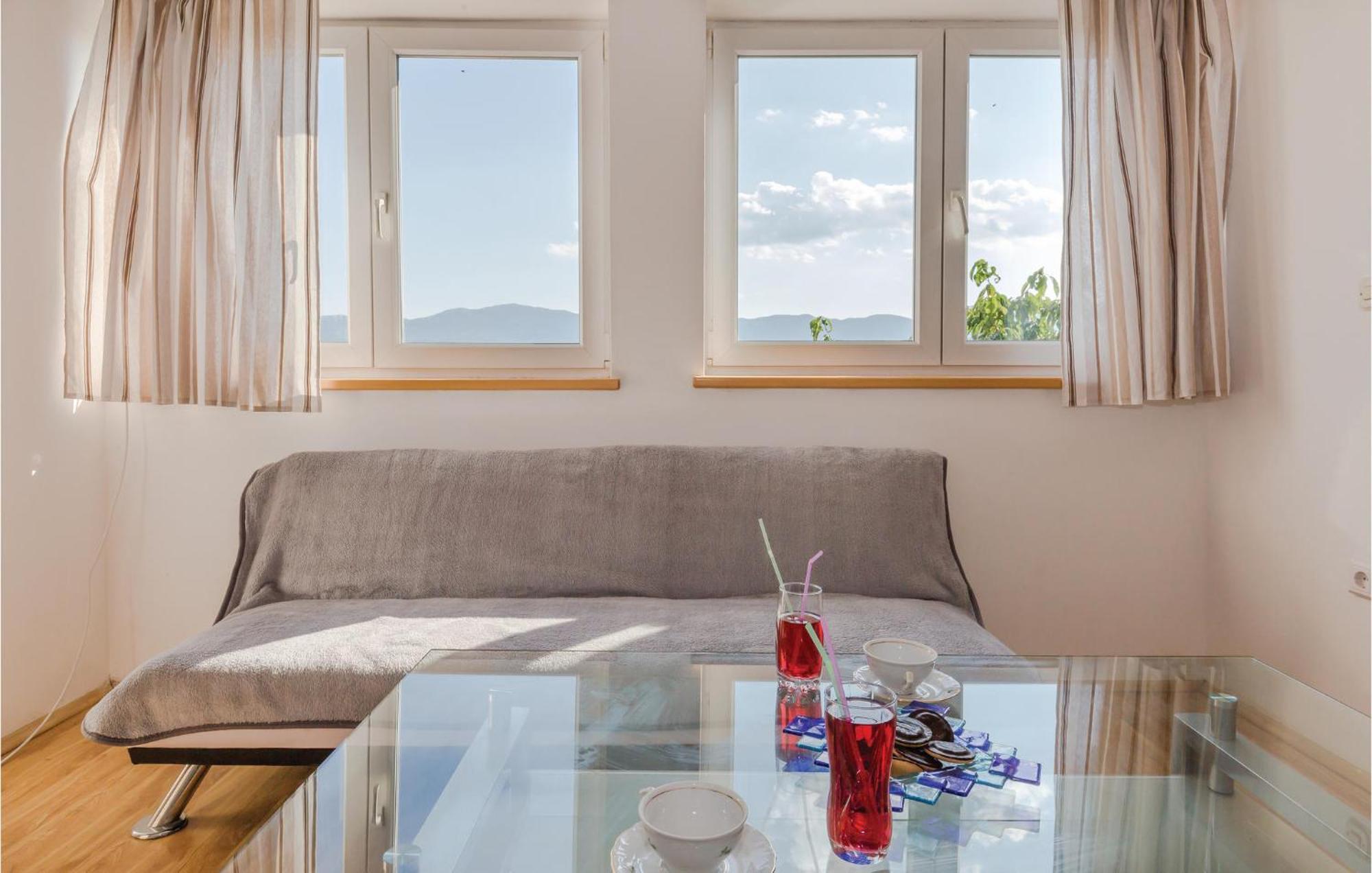 Lovely Apartment In Ugljane With Kitchen Exterior foto