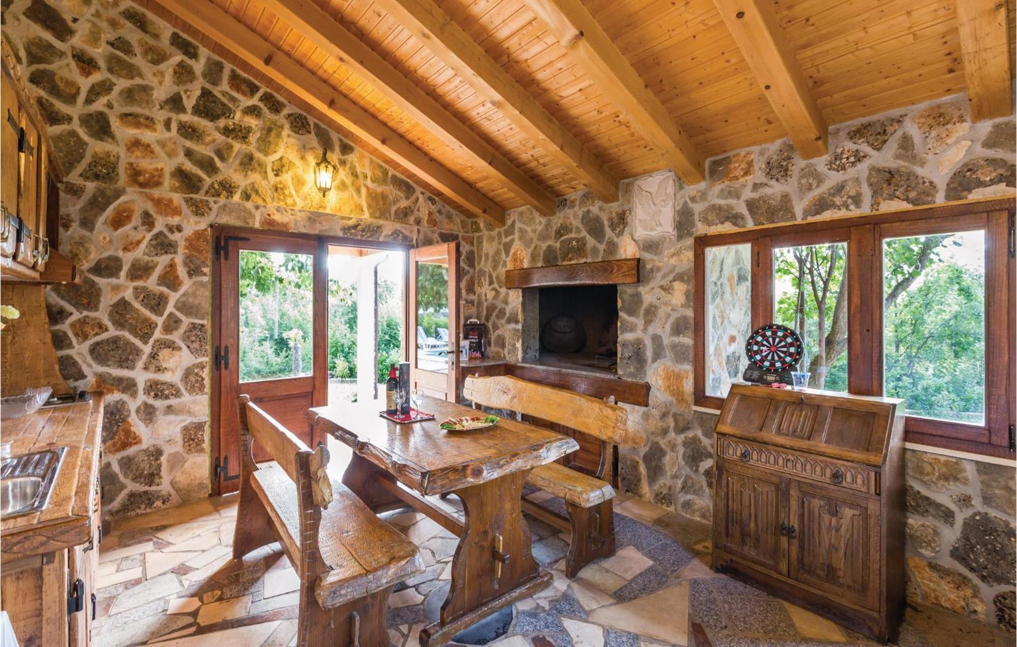 Lovely Apartment In Ugljane With Kitchen Exterior foto